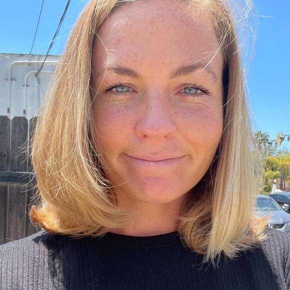 Meet your Posher, Julie - Picture 1 of 1